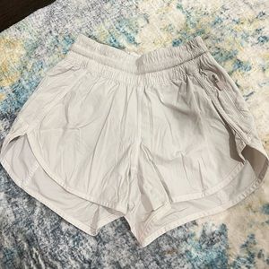 Lululemon tracker shorts 4”